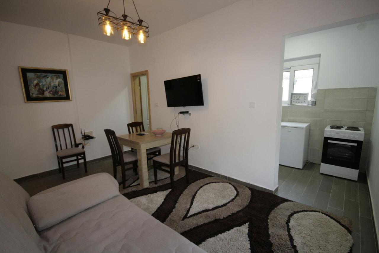 Apartmani Srdanovic ติวัต ภายนอก รูปภาพ