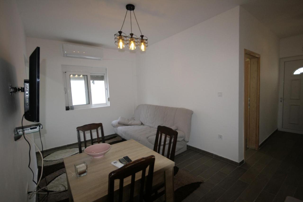 Apartmani Srdanovic ติวัต ภายนอก รูปภาพ