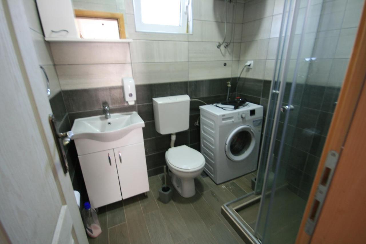 Apartmani Srdanovic ติวัต ภายนอก รูปภาพ
