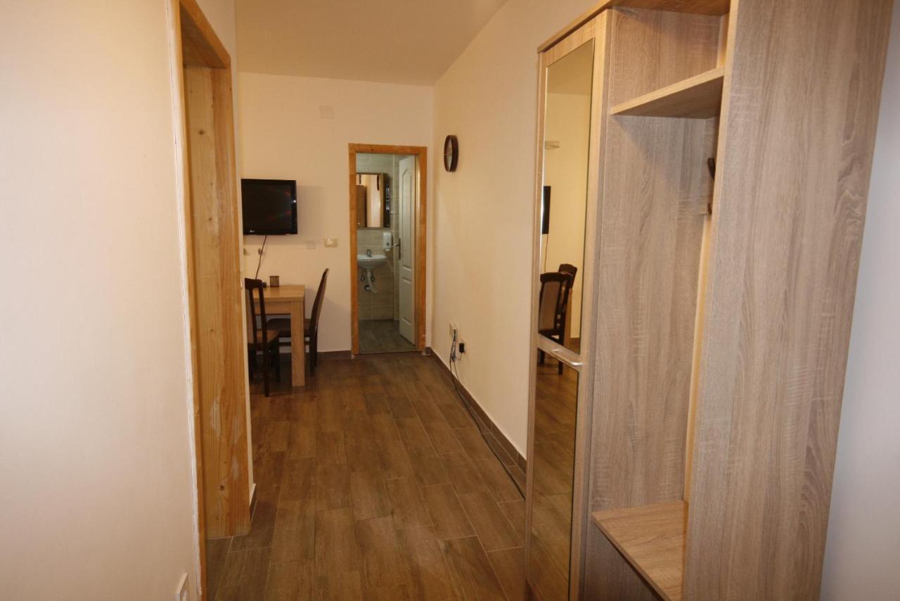 Apartmani Srdanovic ติวัต ภายนอก รูปภาพ