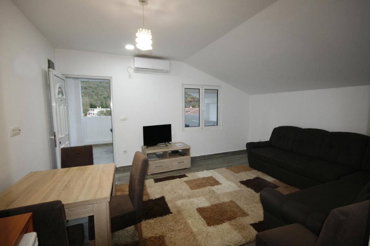 Apartmani Srdanovic ติวัต ภายนอก รูปภาพ