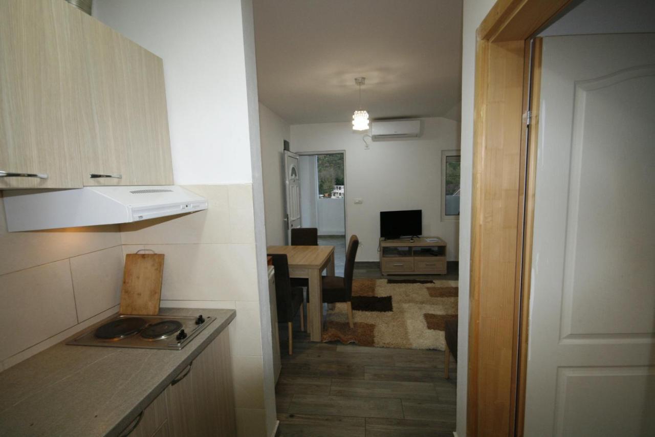 Apartmani Srdanovic ติวัต ภายนอก รูปภาพ