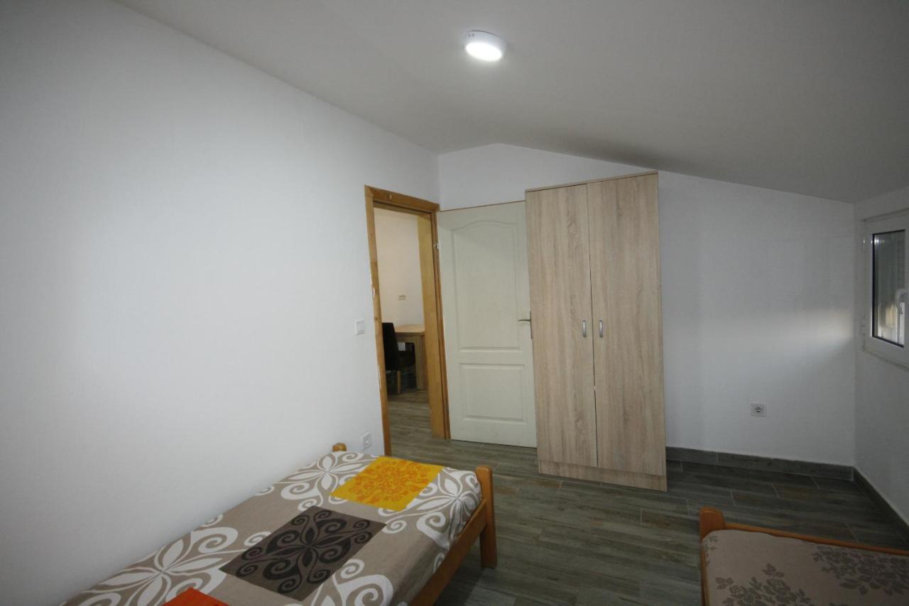Apartmani Srdanovic ติวัต ภายนอก รูปภาพ