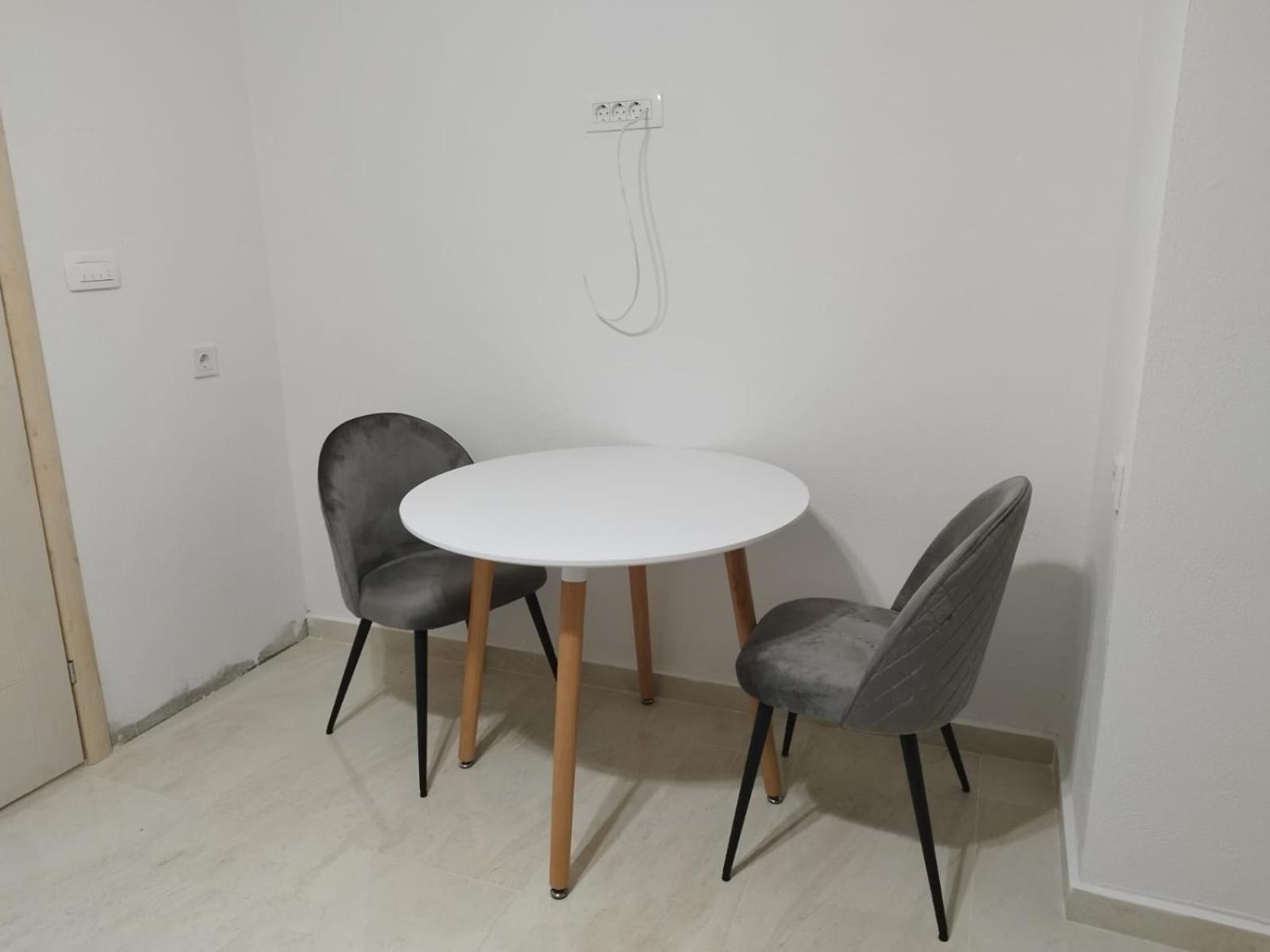 Apartmani Srdanovic ติวัต ภายนอก รูปภาพ
