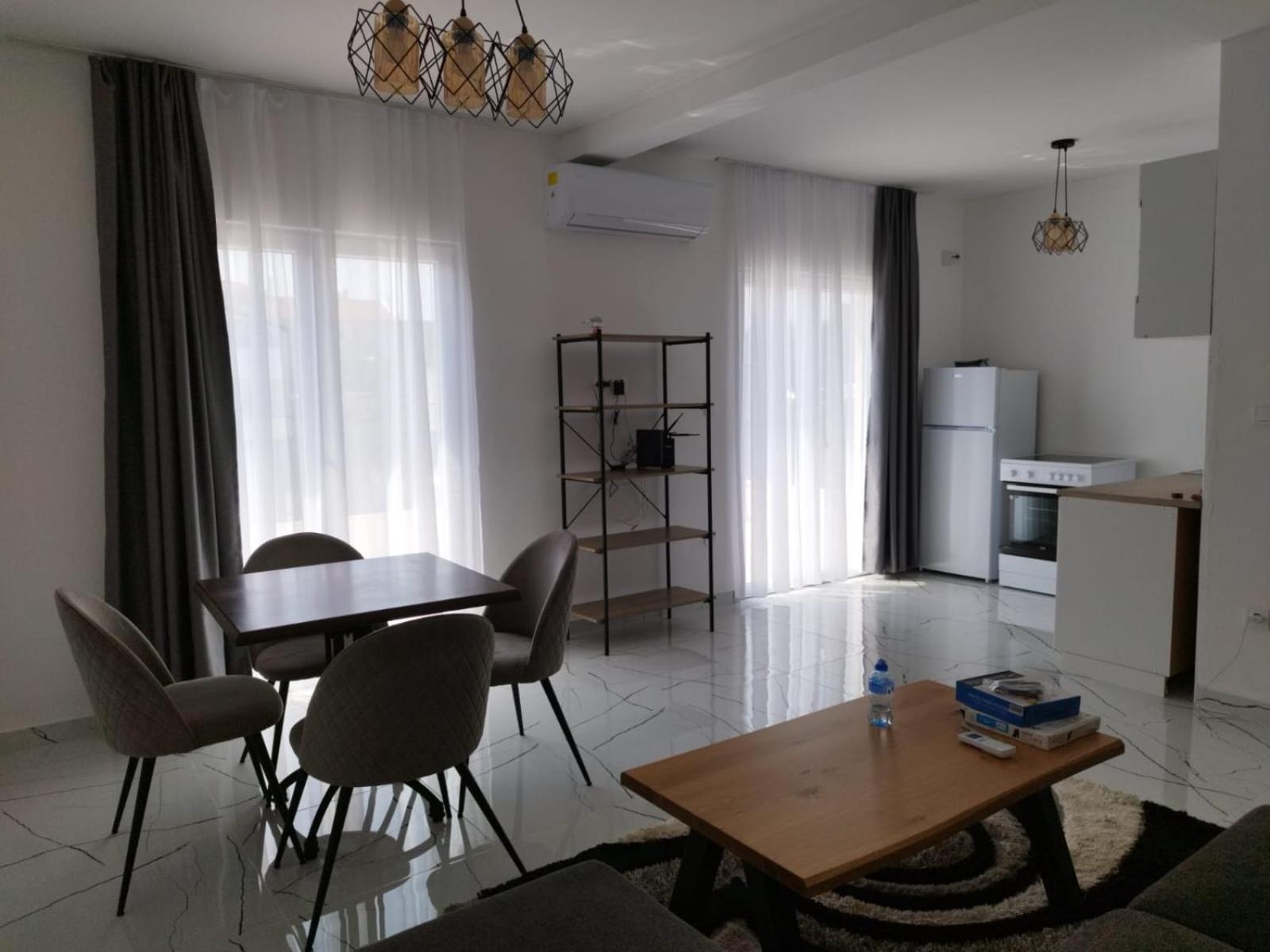 Apartmani Srdanovic ติวัต ภายนอก รูปภาพ