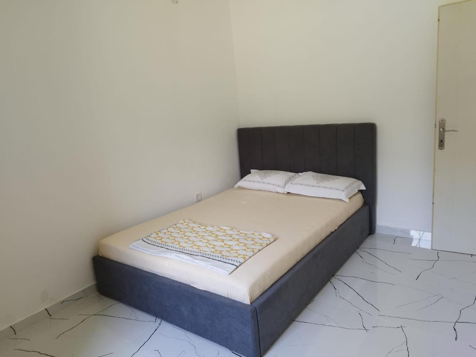 Apartmani Srdanovic ติวัต ภายนอก รูปภาพ